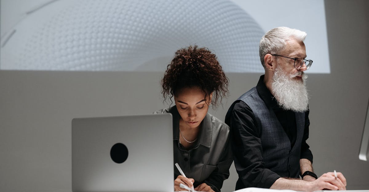 泡面三国：西北注册代理公司